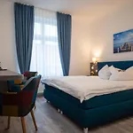 Hanseat 4*