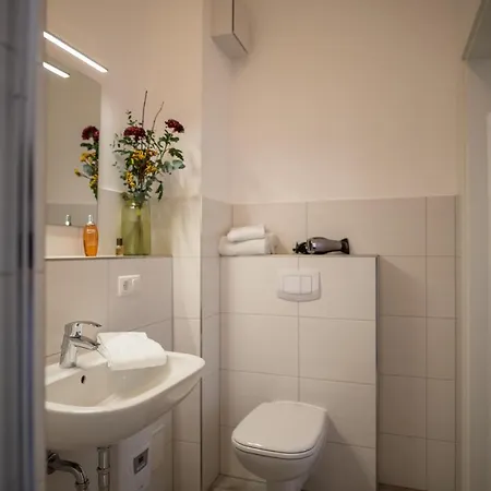 Hanseat 4* שטראלסונד