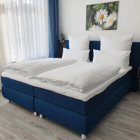 Hanseat 4* שטראלסונד